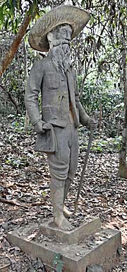 Henri Mouhot Memorial at Luang Prabang by Asienreisender
